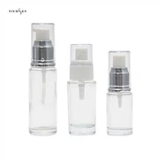 فینسی لوشن کی بوتلیں۔