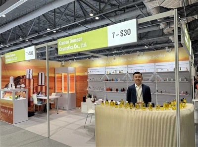 آپ کو مدعو کیا گیا ہے - ہم ہانگ کانگ میں رہتے ہیں