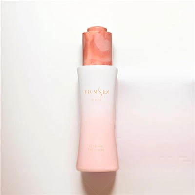 پپیٹ کے ساتھ گلاس کی بوتل